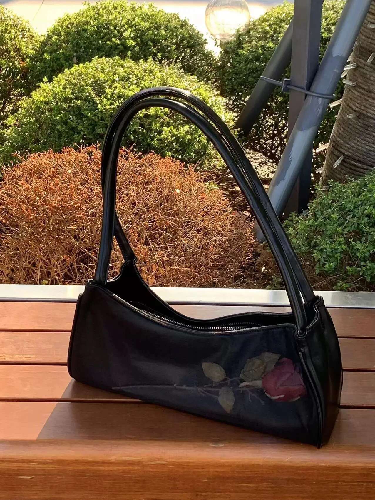 Miyagawa 2025 New Niche Design Spicy Girl Three-Dimensional Rose Wer Versatile Underarm Shoulder Bag