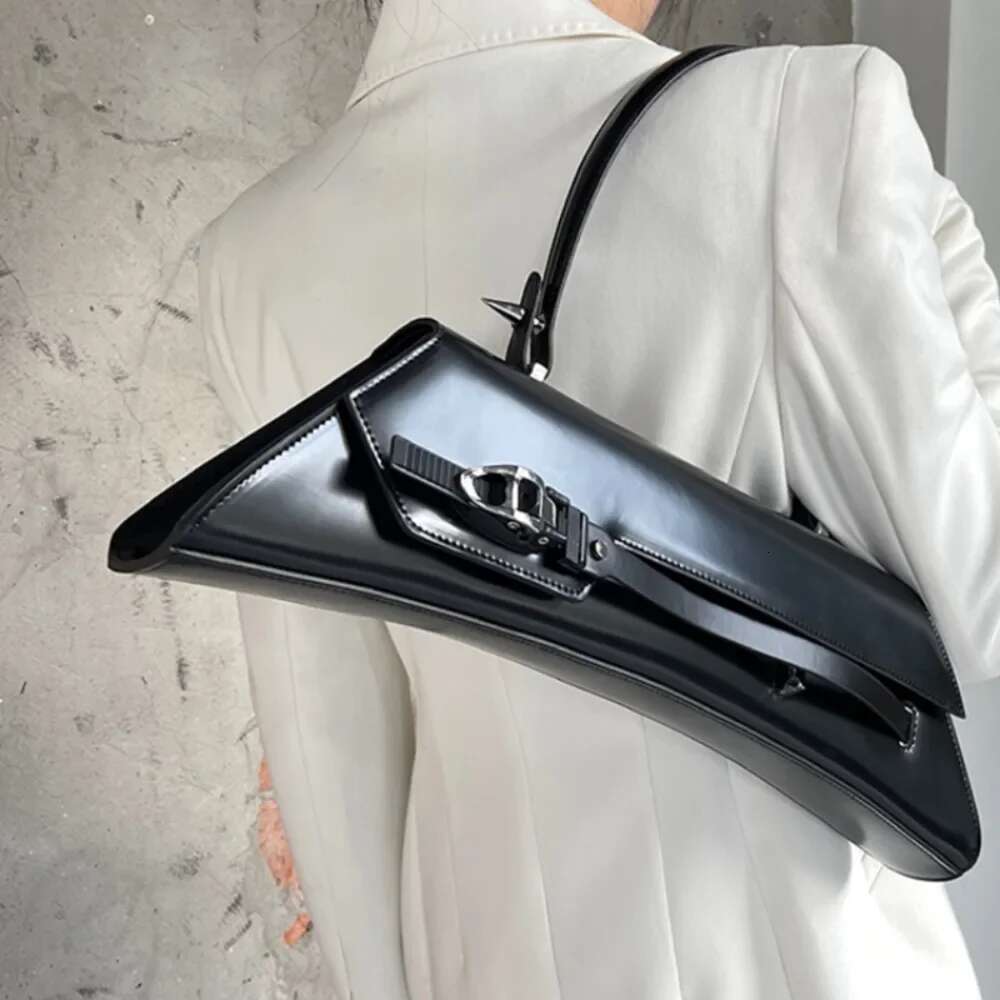 Moda Exquisite Soft Leather Commuter Senior Minority Personalized Underarm Bags Moto Casual Latch Armpit Shoulder