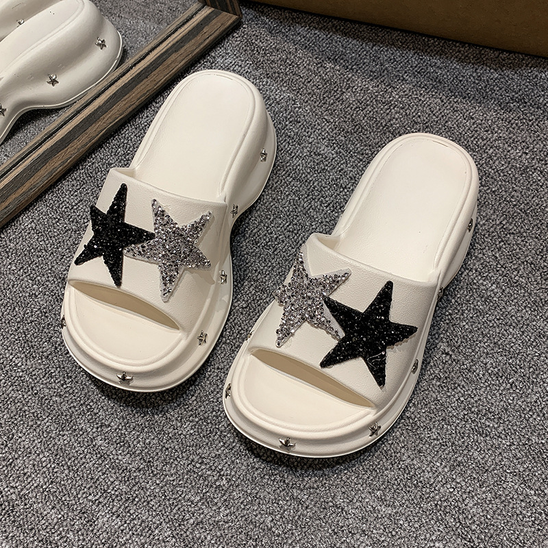 Women's 2025 summer slippers with thick soles wear new non-slip slippers to go out with the same sandals