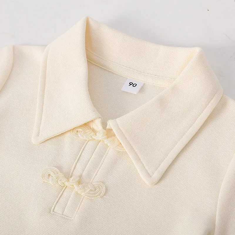 Chinese parents and children match clothes for the whole family looking like mothers and daughters wearing father son equal T-shirts S2548