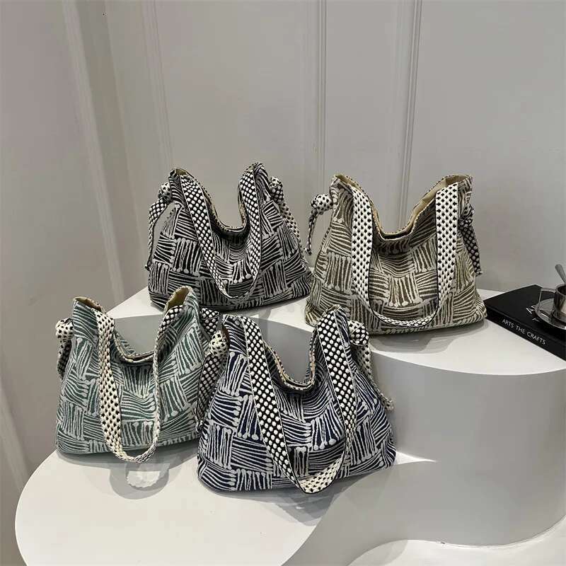 2024 New Mesh Pattern Large Capacity Elegant Wide Strap Personalized Multi Functional Versatile Shoulder Bag