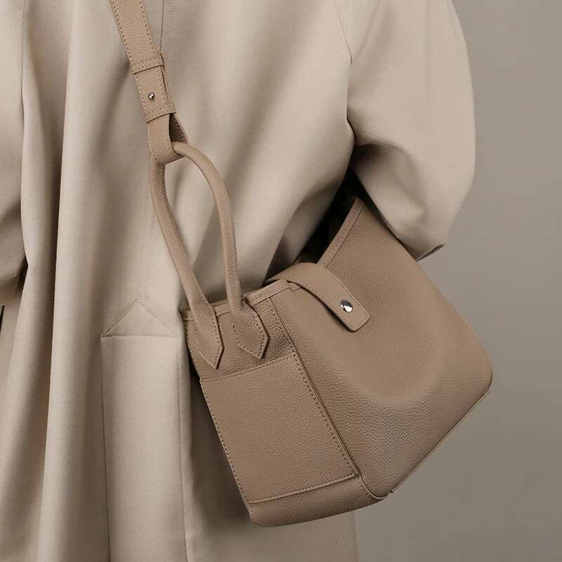 Genuine Leather Women's Bucket Niche Brand High-End Design New Cowhide Soft Handbag Commuter Versatile Shoulder Bag