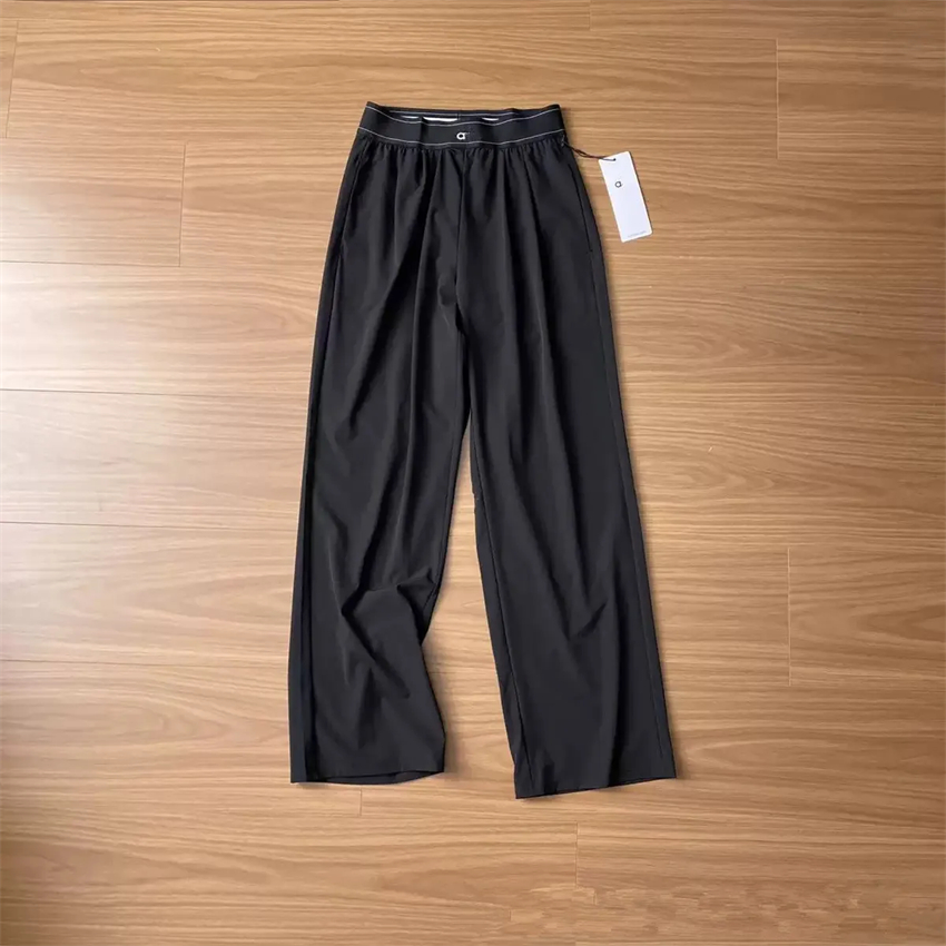 Chic Women's Athletic Wear: Lightweight Sweatpant Set Including Yoga Trousers and Crop Tank Top