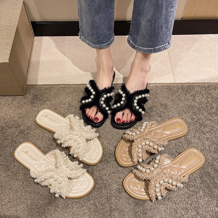 Ladies 2025 summer new fashion outside wearing slippers small fragrance pearl design lady beach fairy wind beach sandals