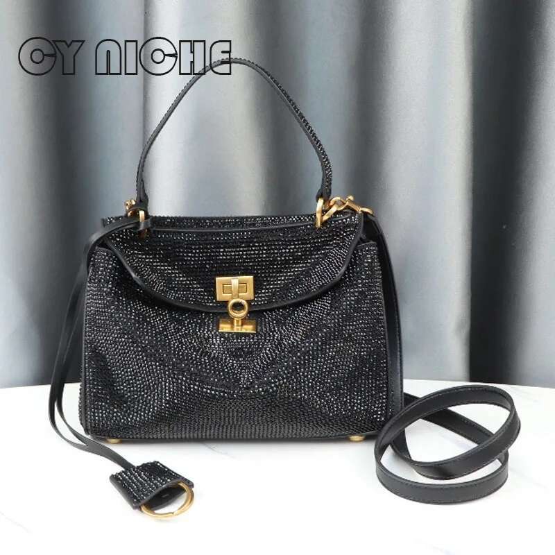 2024 Autumn/Winter New Women's Tote Light Shining Water Dia Handbag Fashion Casual Mini Lock Leather Bag