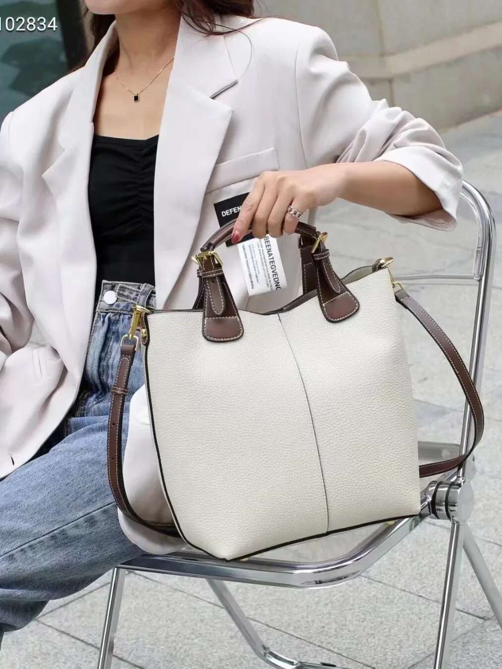 Cowhide Material Women's High-End Handbag Large Capacity Versatile Crossbody Water Bucket Baozi Mother Bag