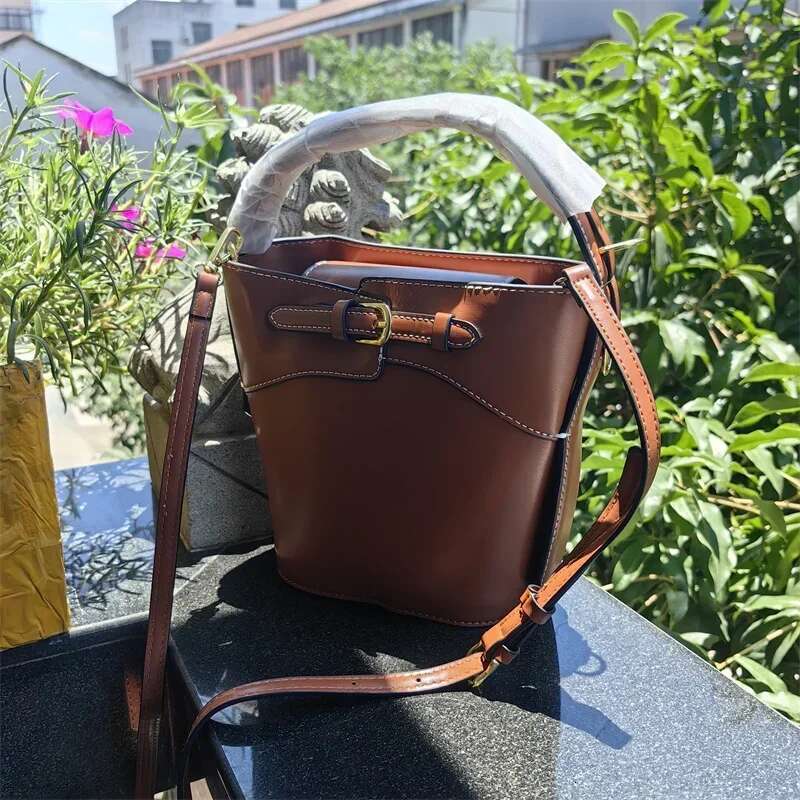 Vintage Buckle Design Women's Bucket Solid Color Pu Leather Lady Daily Commuting Shoulder Crossbody Bag Autumn New Arrivals