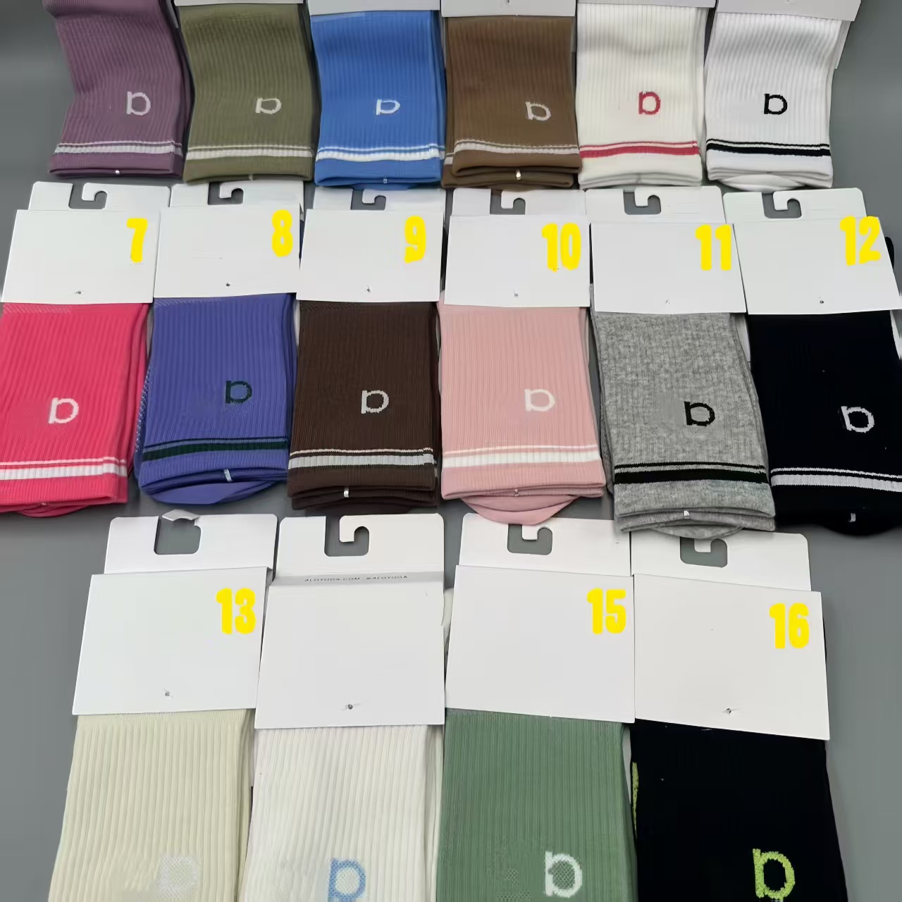 Designer Womens Socks 3 Pair Woman medium and high waist solid black, cotton letter breathable jogging, basketball football sports socks Winter Mesh Letter Printed