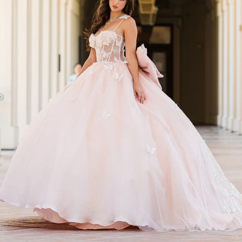 Light Pink Shiny Princess Quinceanera Dresses Spaghetti Strap Beading Crystal Bow Tull Sweet 16 Dress Ball Gown Vestidos 15 De Anos
