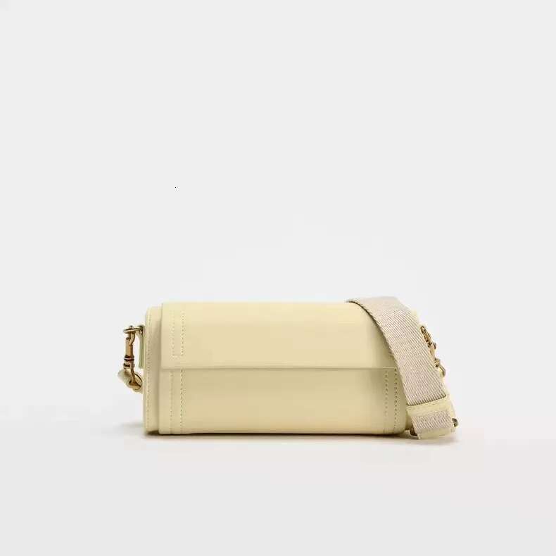 Autumn New Women's Vanilla Yellow Flip Cover Versatile Commuting Bag, Cydrical Shoulder Crossbody Bag