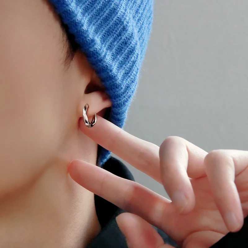 1 Pair Gothic Twist Small Hoop Earrings For Men/Women Punk Black/Silver color Hip Hop Street Pop Fashion Cool Ear Jewelry Z250408
