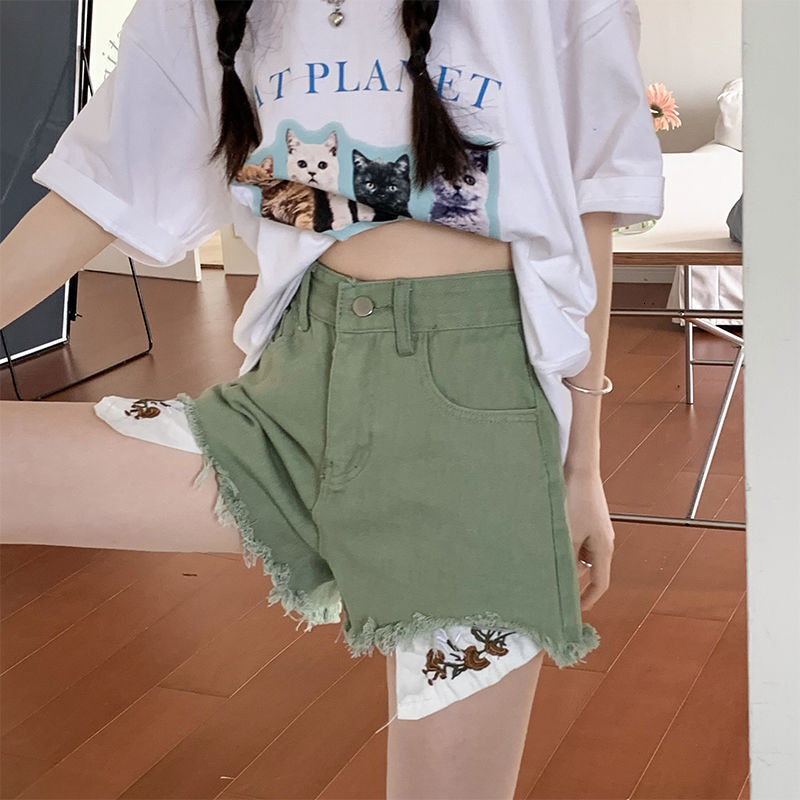2025S Women s Designer Shorts Large Chubby Green Denim Shorts Summer New Design Sense Embroidered Tassel Wide Leg Hot Pants Outdoor Casual Beach Pants