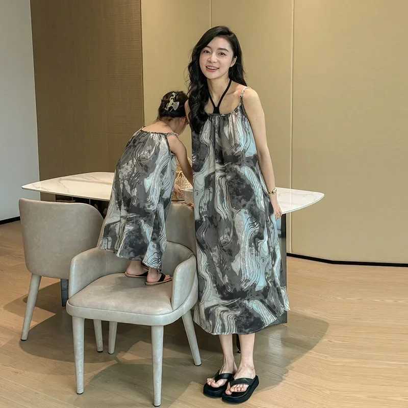 2025 Vacation Appearance Family Clothing Couple Beach Clothing Brother Sister Dad Son Print Shirt Mother Daughter Matching Sleeveless Dress S2548