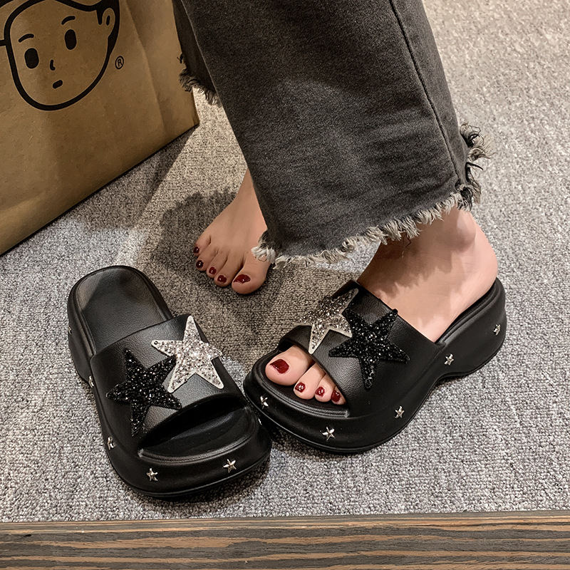 Women's 2025 summer slippers with thick soles wear new non-slip slippers to go out with the same sandals