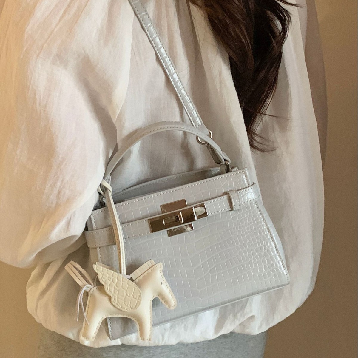 2025 Mint Light Language Fashion Handbag New Women's Shoulder Slant High End Small Square Shoulder Bag