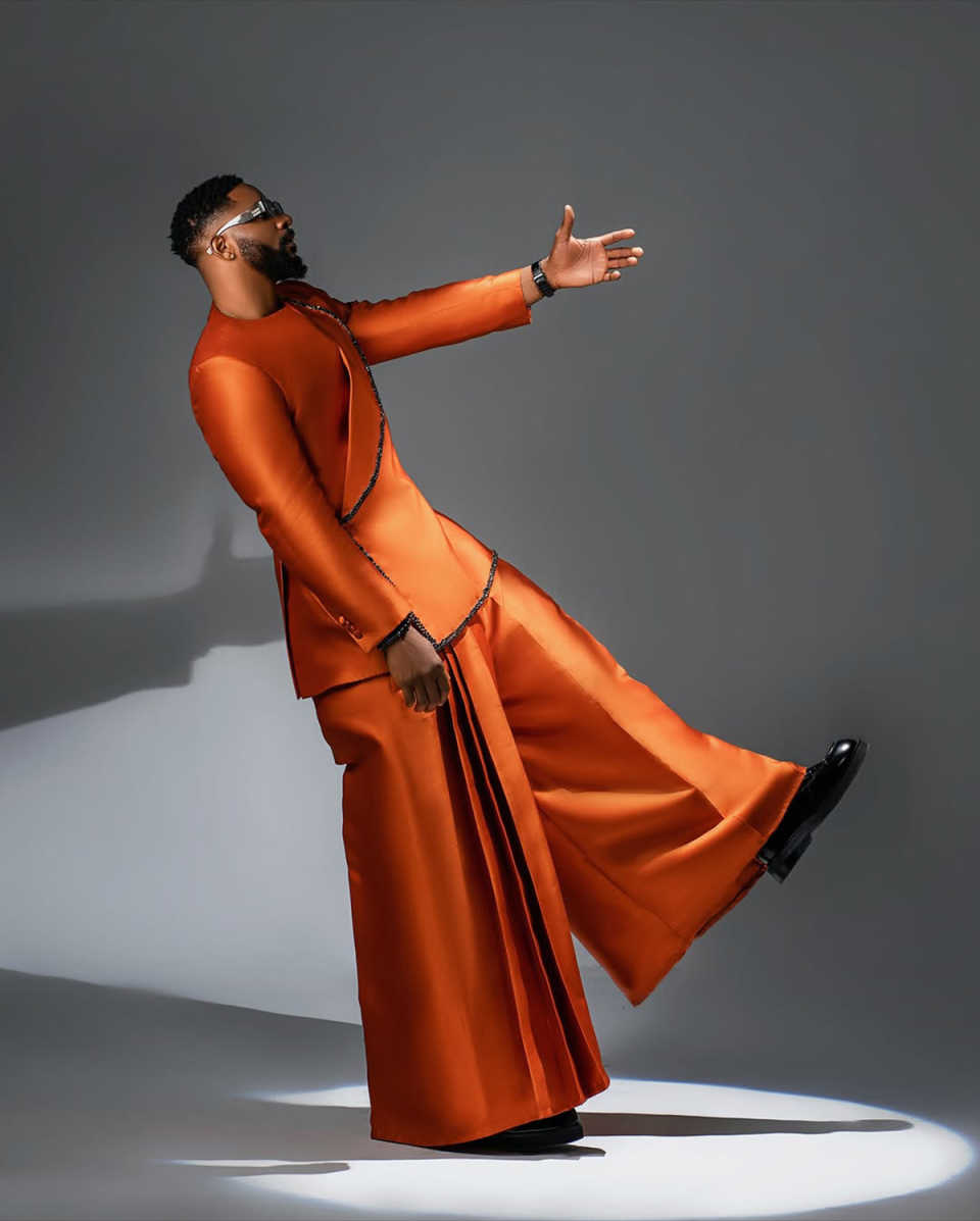 Plus Size Orange Mens Tuxedos Beading Formal Party Birthday Groom Wear Customized Cosplay Outfits 2 Pieces