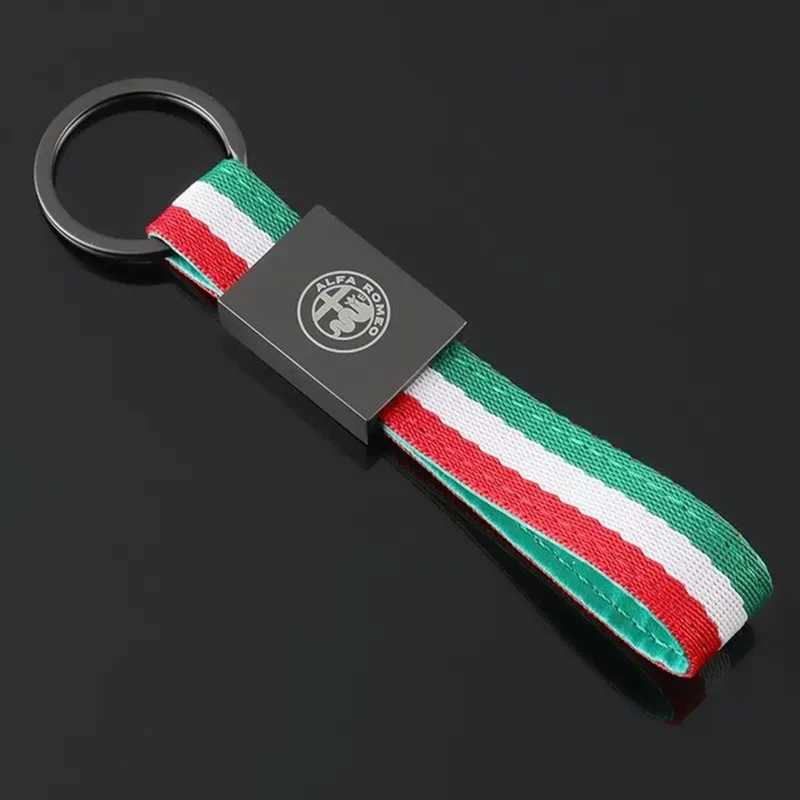 1 luxury leather car badge keychain Alfa Romeo Sportiva Giulia Giulietta 159 156 Stelvio keychain for car accessoriesXJ250409