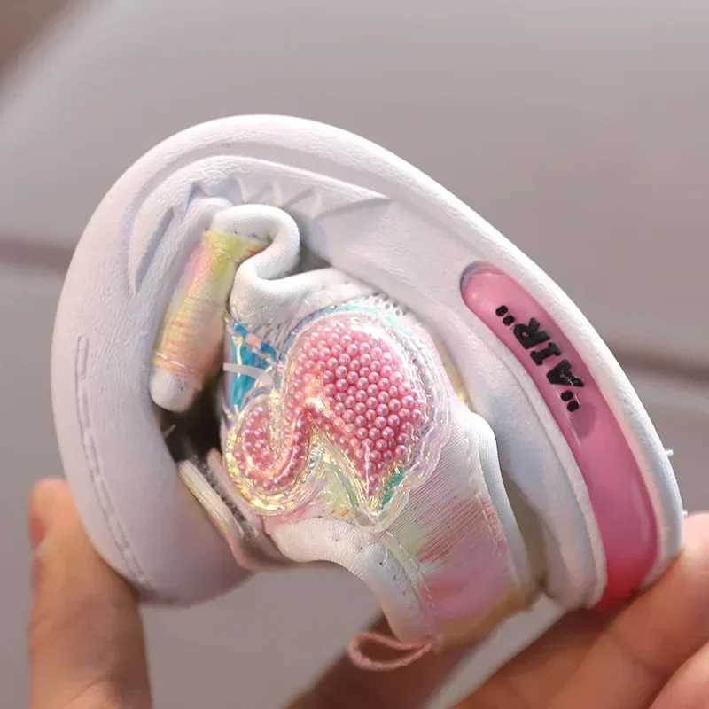 2021 Summer Boys Sandals Childrens Shoes Girls Beach Shoes Hollow Breathable Lightning Childrens Shoes X250409