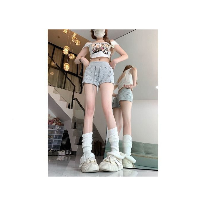2025S Women s Designer Shorts Hot Girl Black Wide Hot Pants Summer High Waist Straight Tube A line Casual Slimming Sports Hot Pants Beach Pants