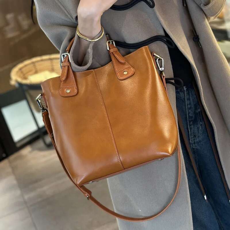 100% Genuine Leather Women 2025 Fashion Cowhide Crossbody Commuter Handbag Bucket Bag Shopping Gift Bag For Women