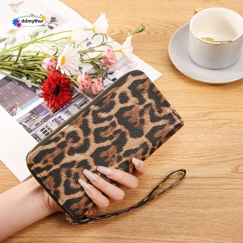 2025 New Leopard Print Retro Long Wrist Fashionable and Versatile Small Purse Bag Foreign Trade Wallet for Women ddmythur