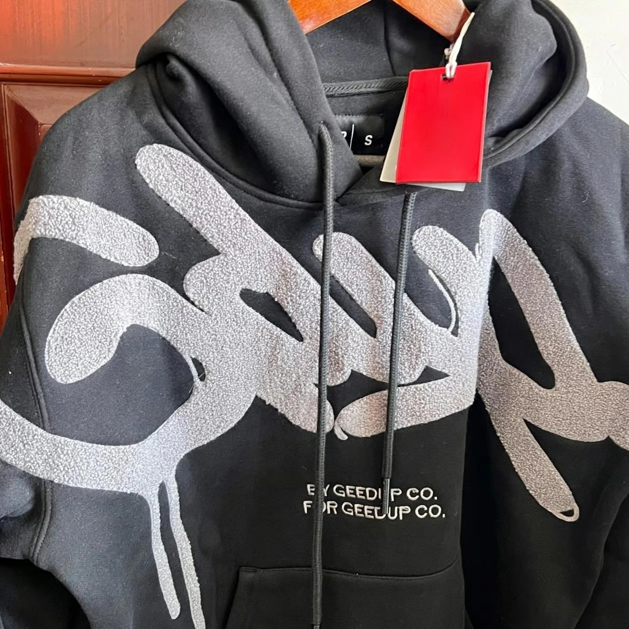 Letter Towel Embroidered Hoodie Y2K Clothing Mens Womens Graffiti Letter Embroidered Oversized Hoodie Casual Sweatshirt Jacket 251107