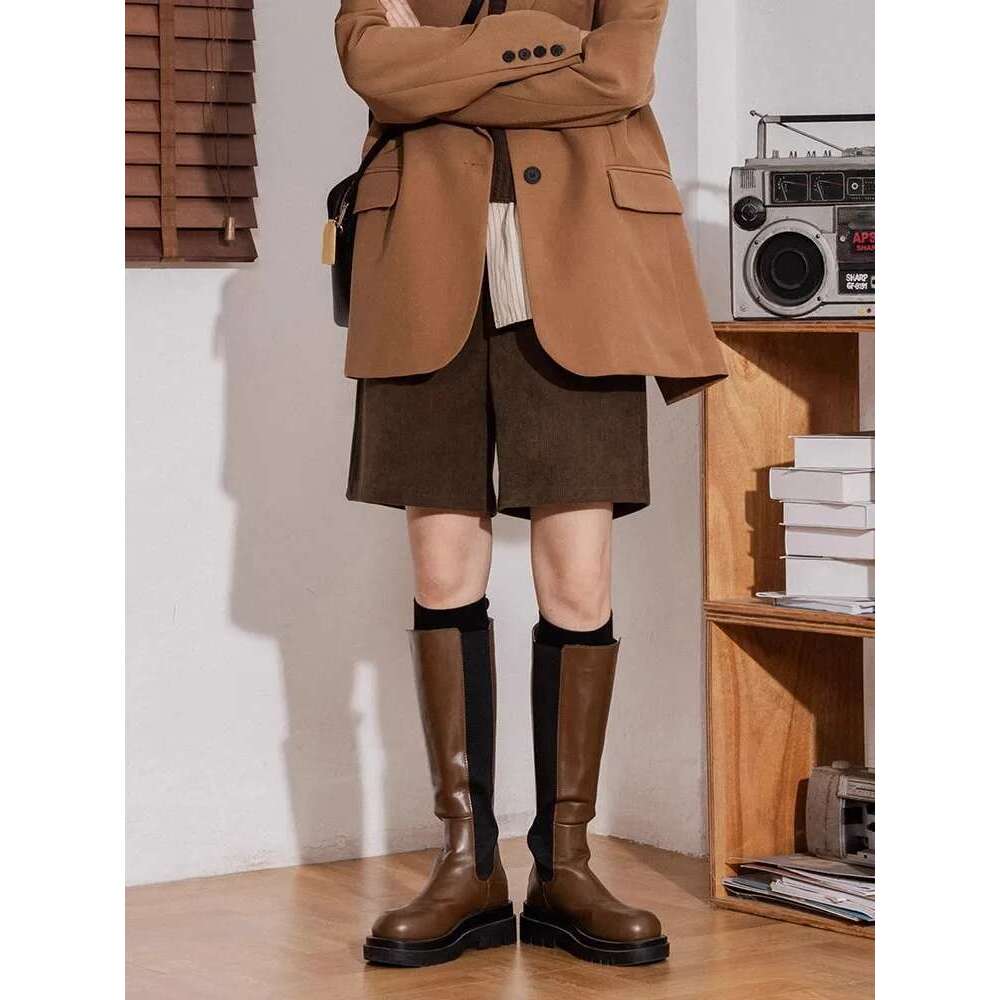 Retro Corduroy For Women In Autumn And Winter, Simple Straight Leg High Waist Slimming Striped Veet Shorts