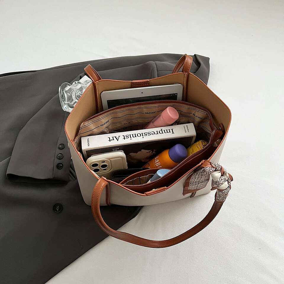 Women S Casual Fashion New Summer Black Handbag Large Capacity Shoulder Niche Commuter Female Tote Bag