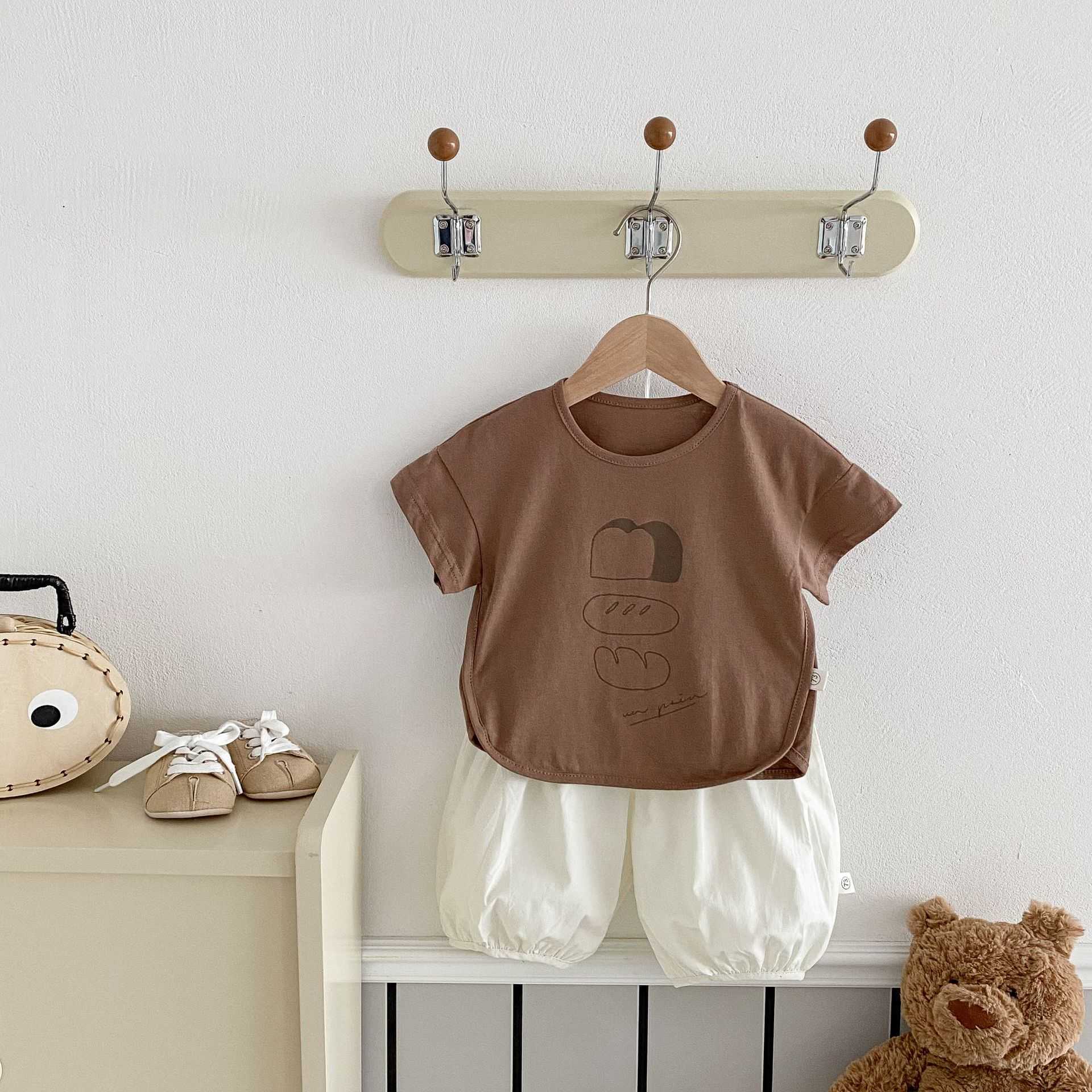 Summer thin mens and womens baby short sleeved T-shirt top baby loose shorts pants Korean version ins childrens clothing set S2548