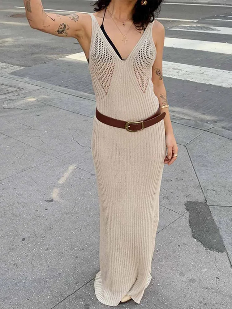 Fashionable solid knit womens Maxi dress chic sleeveless backless Vneck extra long knitted beach vest for springsummer 250409