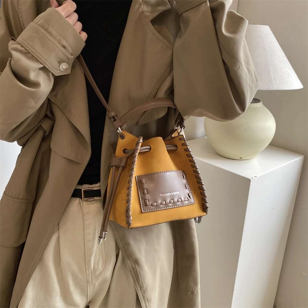 New Designer Bag Mini Drawstring Women's Bucket Bag 2025 Designer Wallet And Handbag Casual Street Small Shoulder Crossbody Bag Outdoor Leisure B
