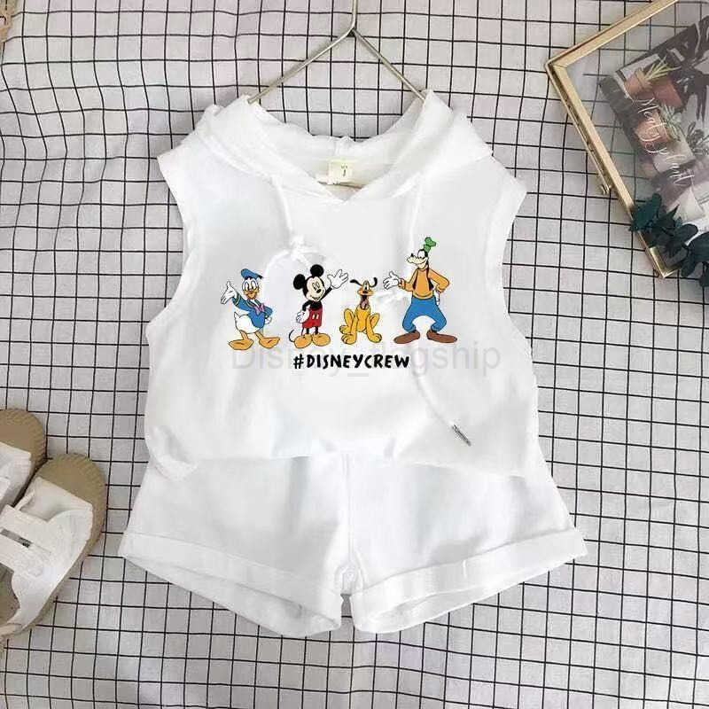 Disney 2025 Summer New Childrens Mens and Womens Baby Tank Top Hooded Set Shorts Small and Medium Childrens Western Style Set Two Piece SetXJ250409