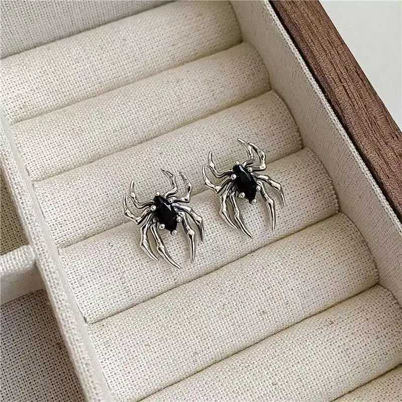 Silver Color Spider Stud Earrings for Women Unique Design Punk Personality Female Small Earrings Black Enamel Fashion Jewelry Z250408