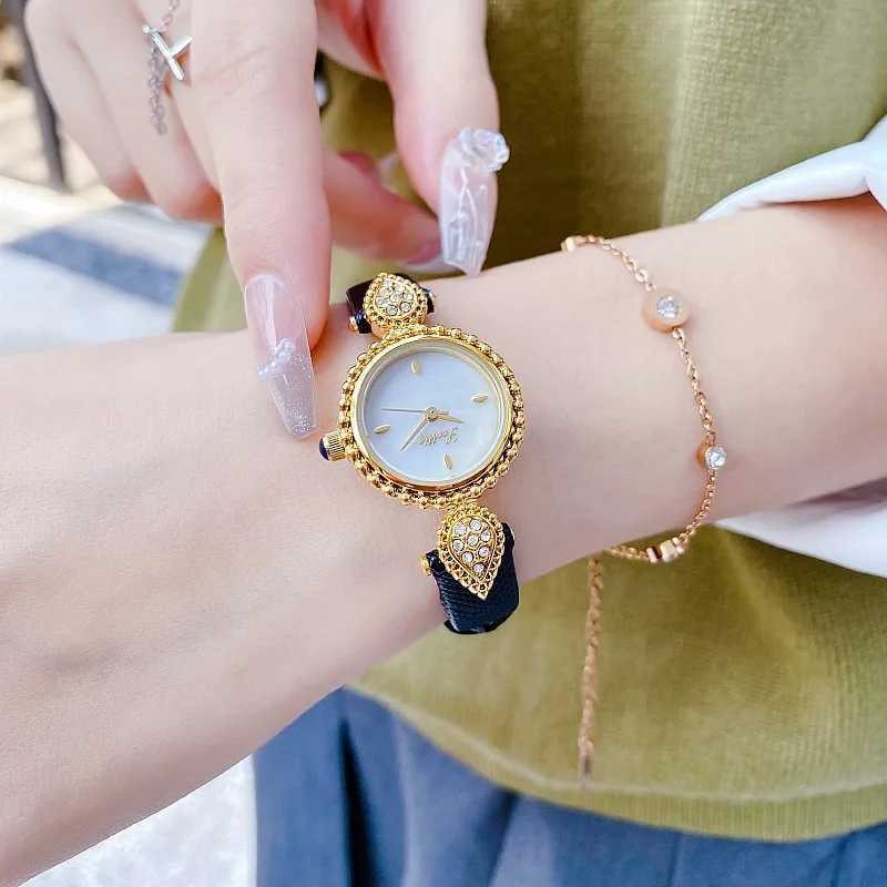 UTHAI Womens Watch Light Luxury Brand Shell Diamond Watch Waterproof Leather Strap Womens Fashion Quartz Watch GiftXJ250408