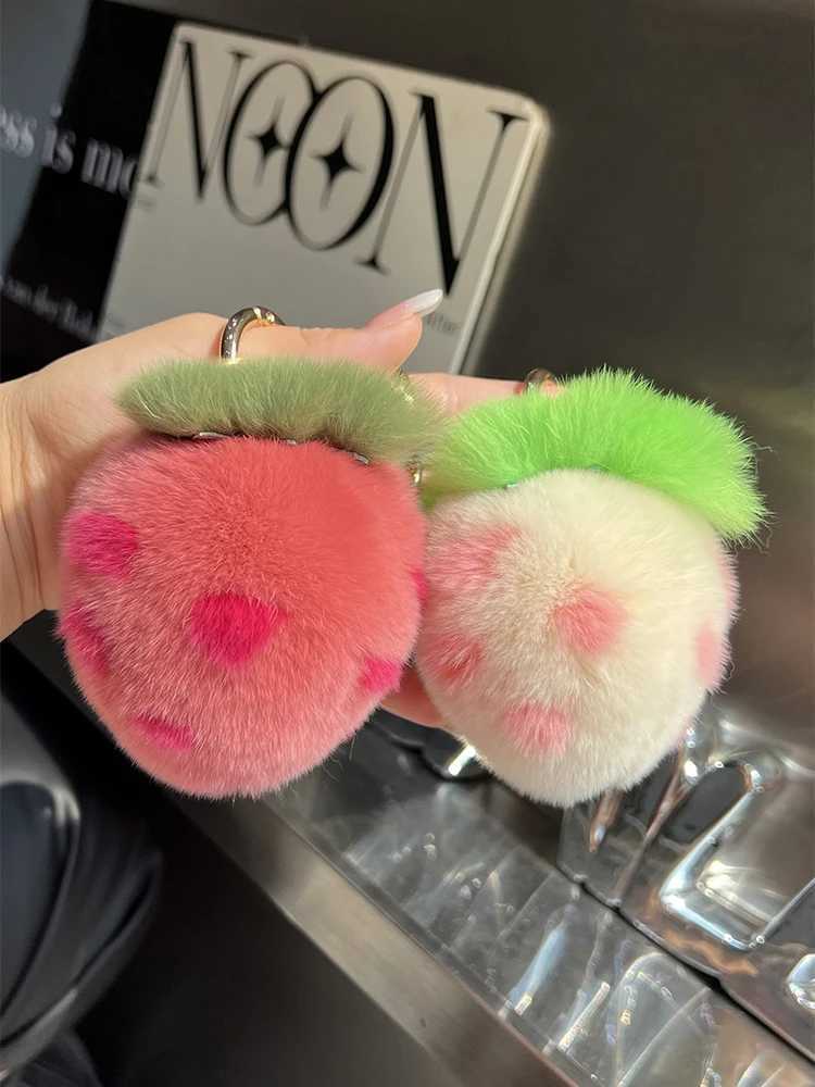 Plush Ball Real Rex Rabbit Fur Keychain Cute Cream Dried Soft Toy Womens Burger Pendnat Car Keyring Jewelry Ring Girl GiftXJ250409