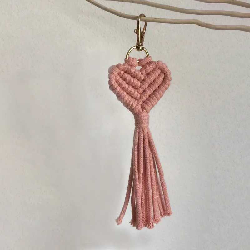 New heart-shaped pendant keychain female Macrame keychain ring cute car keychain wedding accessories giftXJ250409
