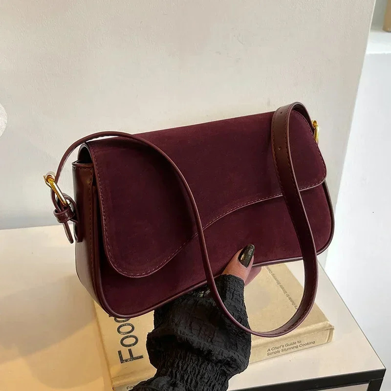 Velvet Buckle High Beauty Selling Shoulder Bag Solid Color Trendy Fashion Crossbody Bag Soft Simple Handbag 250408