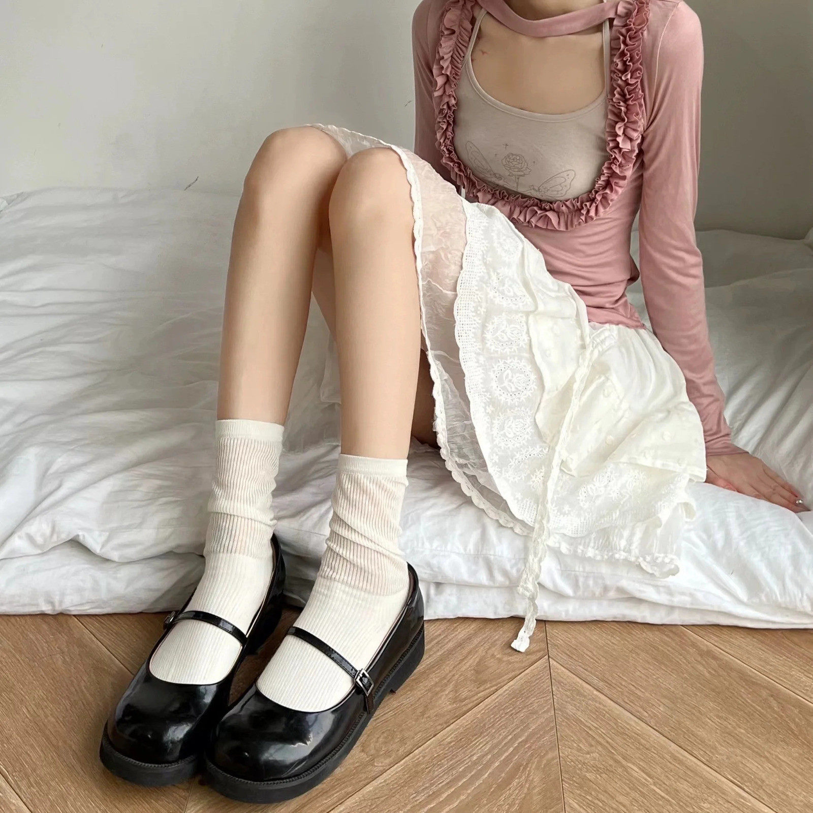 Womens Summer And Autumn Thin Mid Iength Socks Are Comfortable And Breathable Solid Color Simple Vertical Stripe Socks Trend 250409