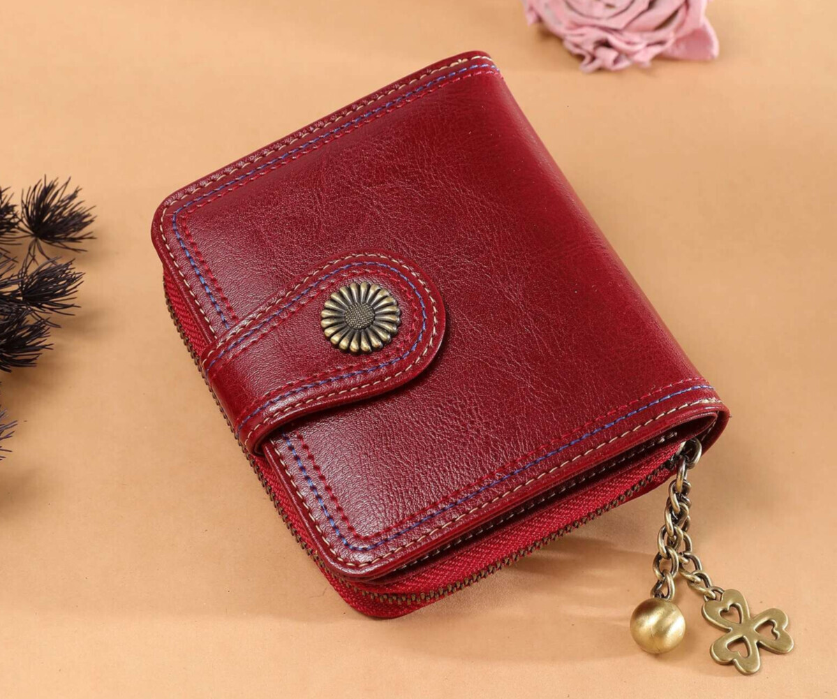 Red Card Holder with Metal Pendent Passport Short Wallet Zipper Around Clutch Purse Vintage Valentine's Day Gift ddmythur