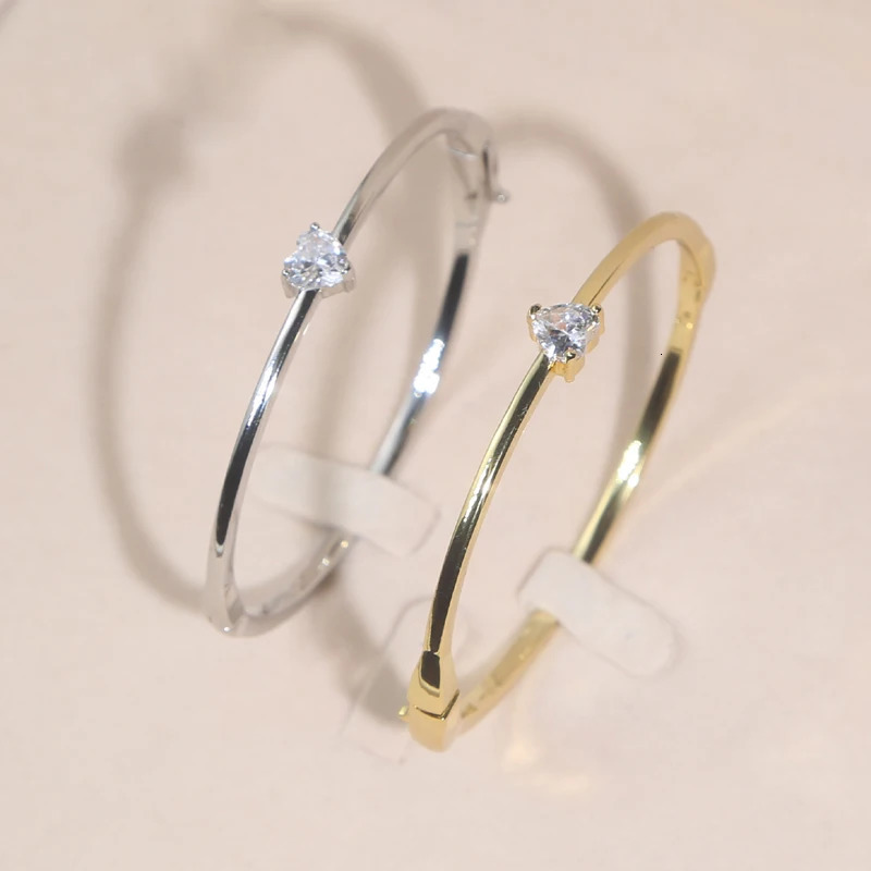 Summer Accessories 58-60mm Heart White Stones CZ Bangles for Women with 2 Colors of Gold and Platinum Plated Fashion Jewelry 250408