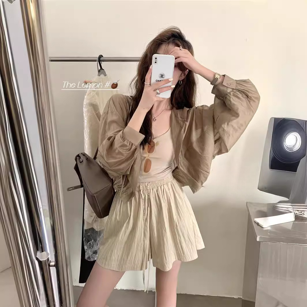 2025S Designer Shorts For Women Jinmian Ice Silk Quick Drying Texture Shorts Women S Summer Thin Loose Elastic Folded Cool Wide Leg Pants Beach Pants