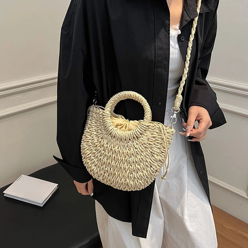 Bohemian style straw bag highquality multifunctional shopping suitable for travel and vacation 250408