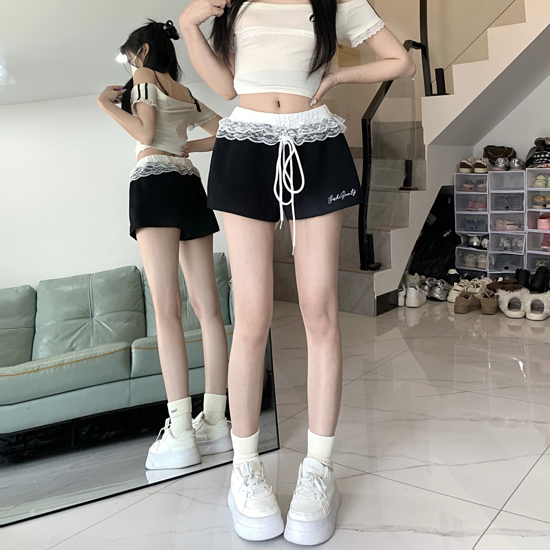 2025S Women s Designer Shorts American Lace Splicing Embroidered Sports Hot Pants Summer Sweet And Spicy High Waist Multi Functional Wide Leg Casual B
