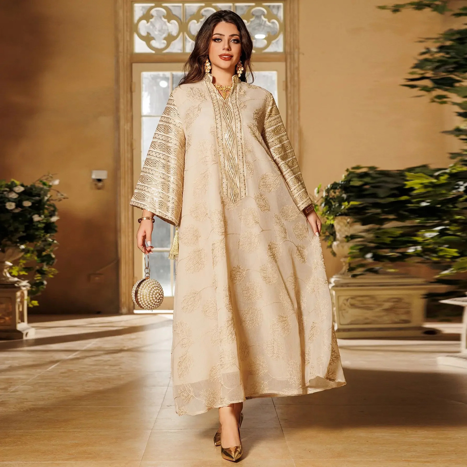 The styles of Abaya womens clothing ed Muslim robes and fashionable dresses are very in Europe the United States 250409