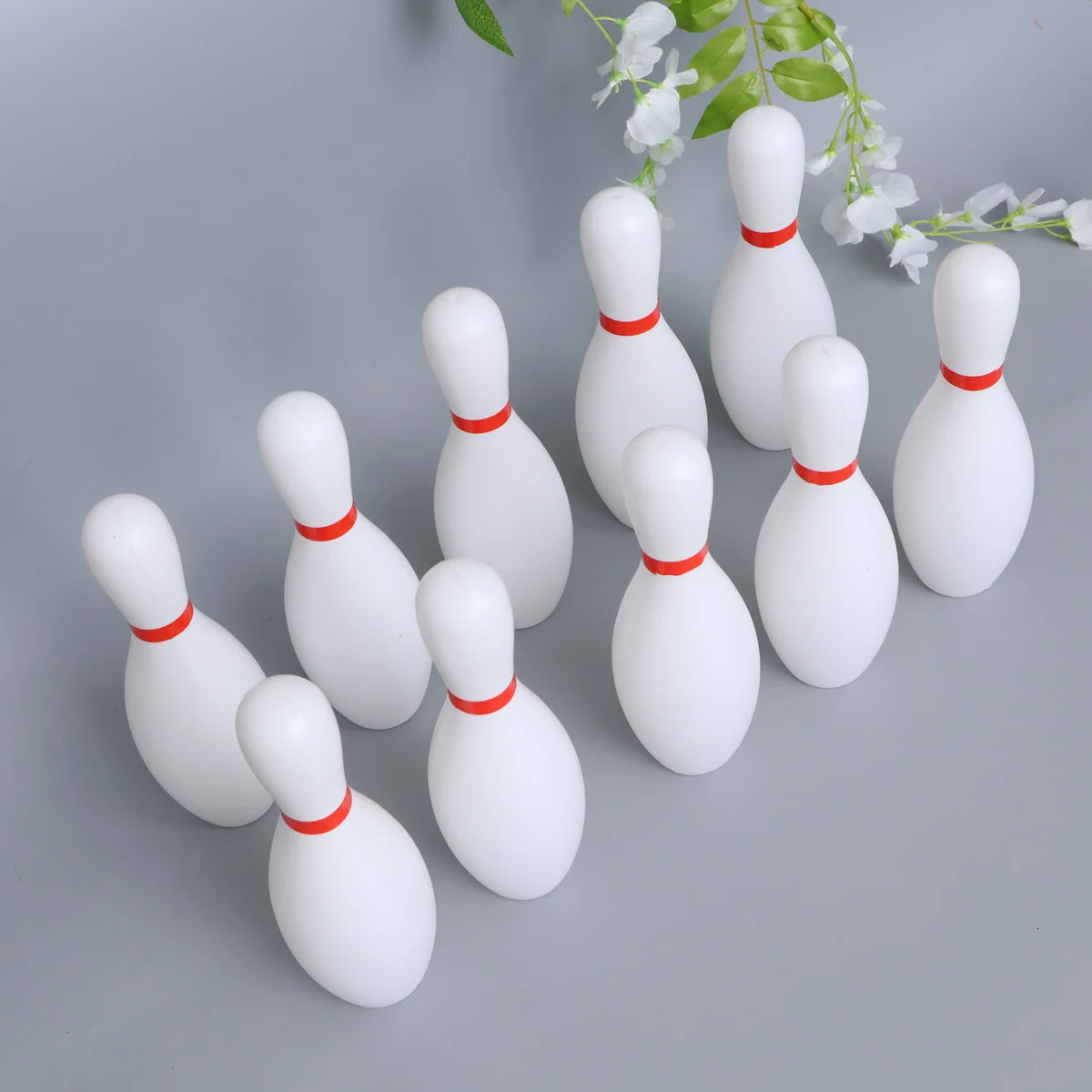 12 pieces of childrens bowling set 10 pieces of white 2 pieces of balls environmentally friendly non educational toys perfect gift 250409