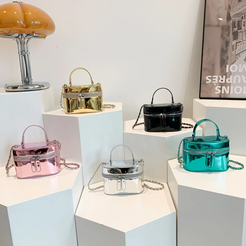 Glossy PU Chains Small Bucket Shoulder Bags Solid Zipper Compact Versatile Crossbody Bags for Women Fashion Style 250408