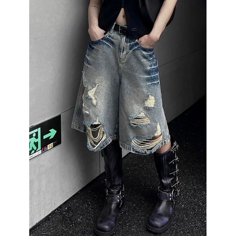 2025S Women s Designer Shorts Washed And Ripped Denim Shorts Hip hop High Street Straight Leg Loose Fit Wide Leg Five Quarter Pants Fashionable Hot Pa