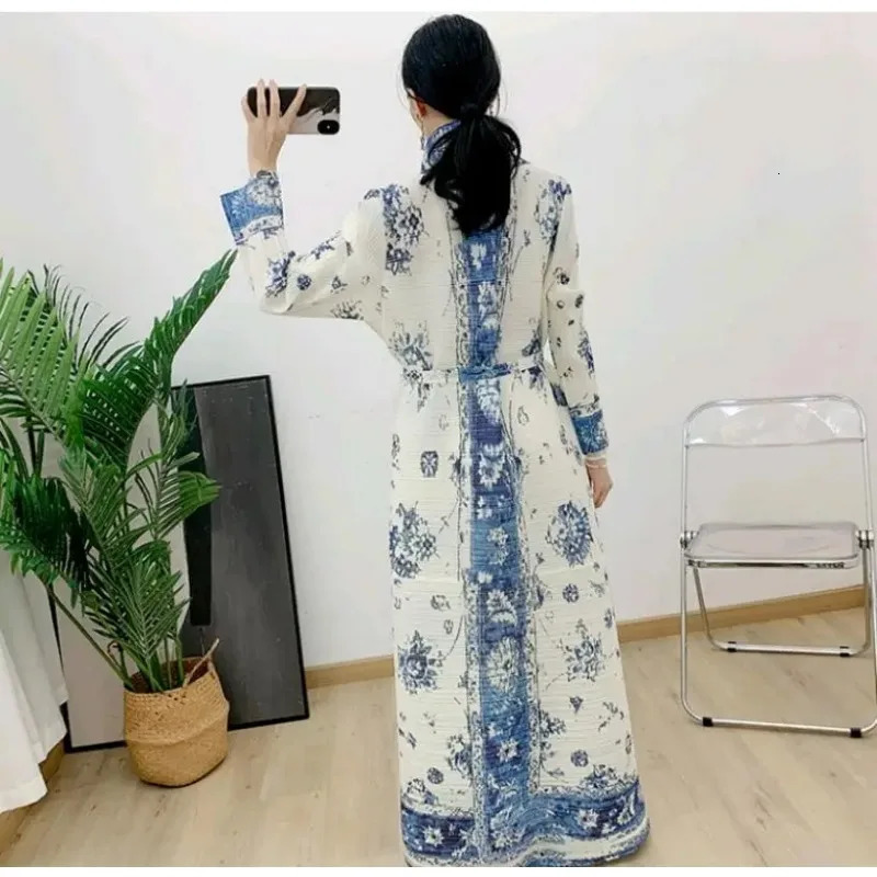 Abaya ethnic style printed pleated long cornered jacket Miyake womens autumn Muslim big collar tie cardigan 250409