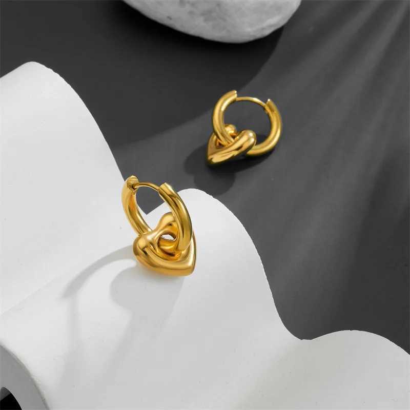 Exquisite stainless steel heart love hoop earrings Romantic fashion high quality jewelry gift for women Gift Z250408