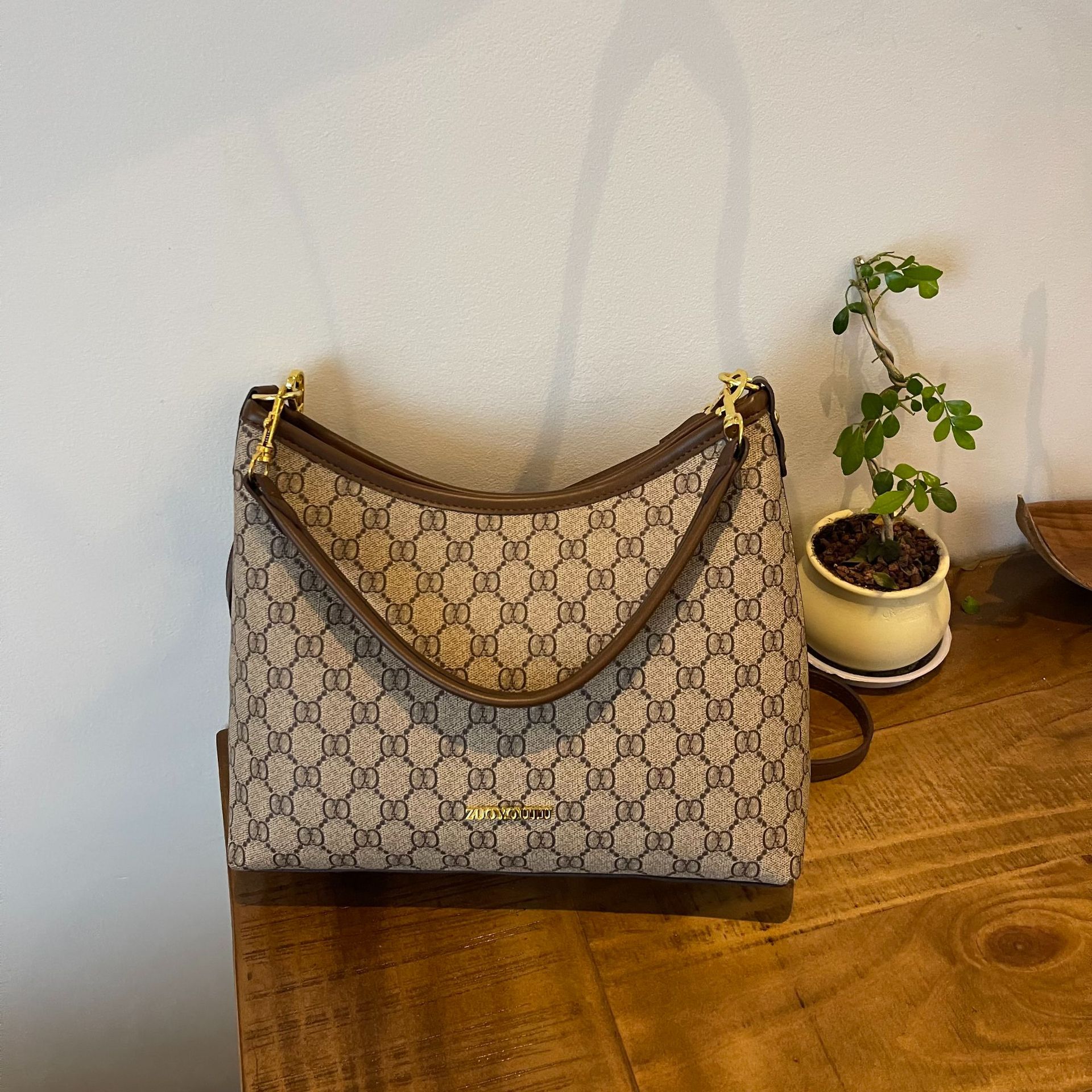 Bag Women's new single shoulder crossbody bag Fashion texture temperament commuter bag large capacity Tote bag